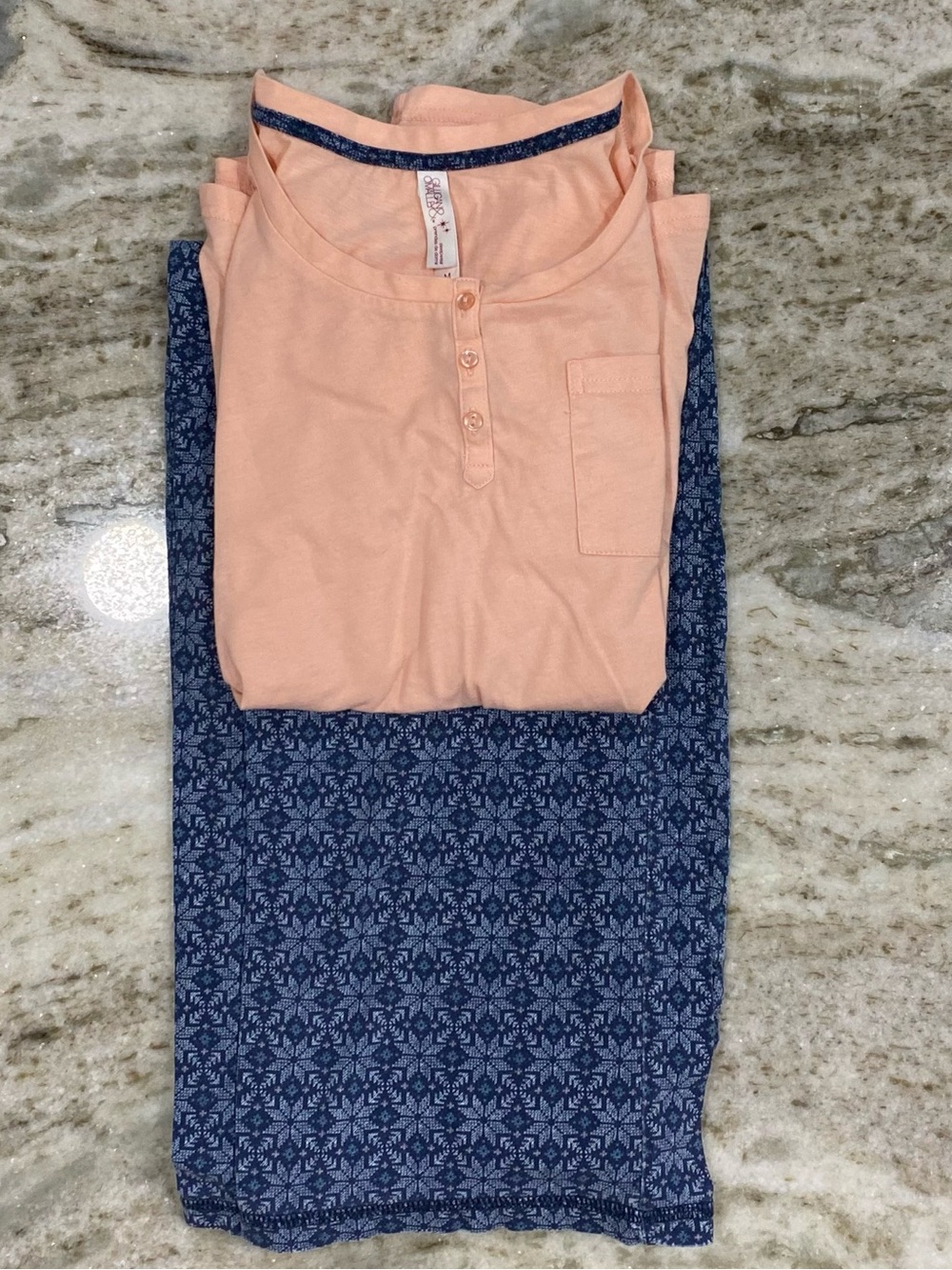 Gilligan & O’Malley  peach & navy pajama set medium